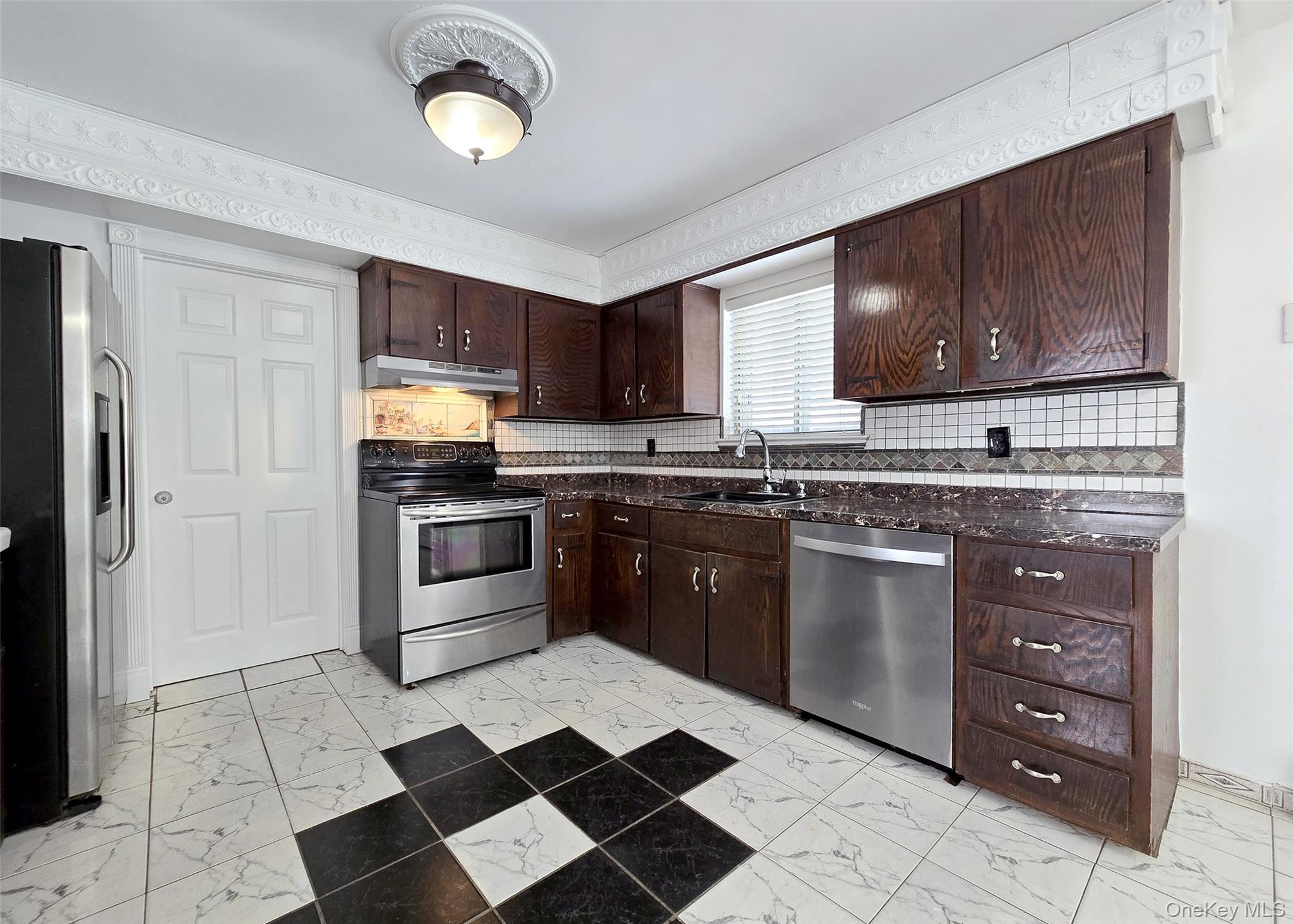 43 Fallen Leaf Road Holbrook, NY 11741 - Photo 5 of 21 Open Kitchen with SS appliance