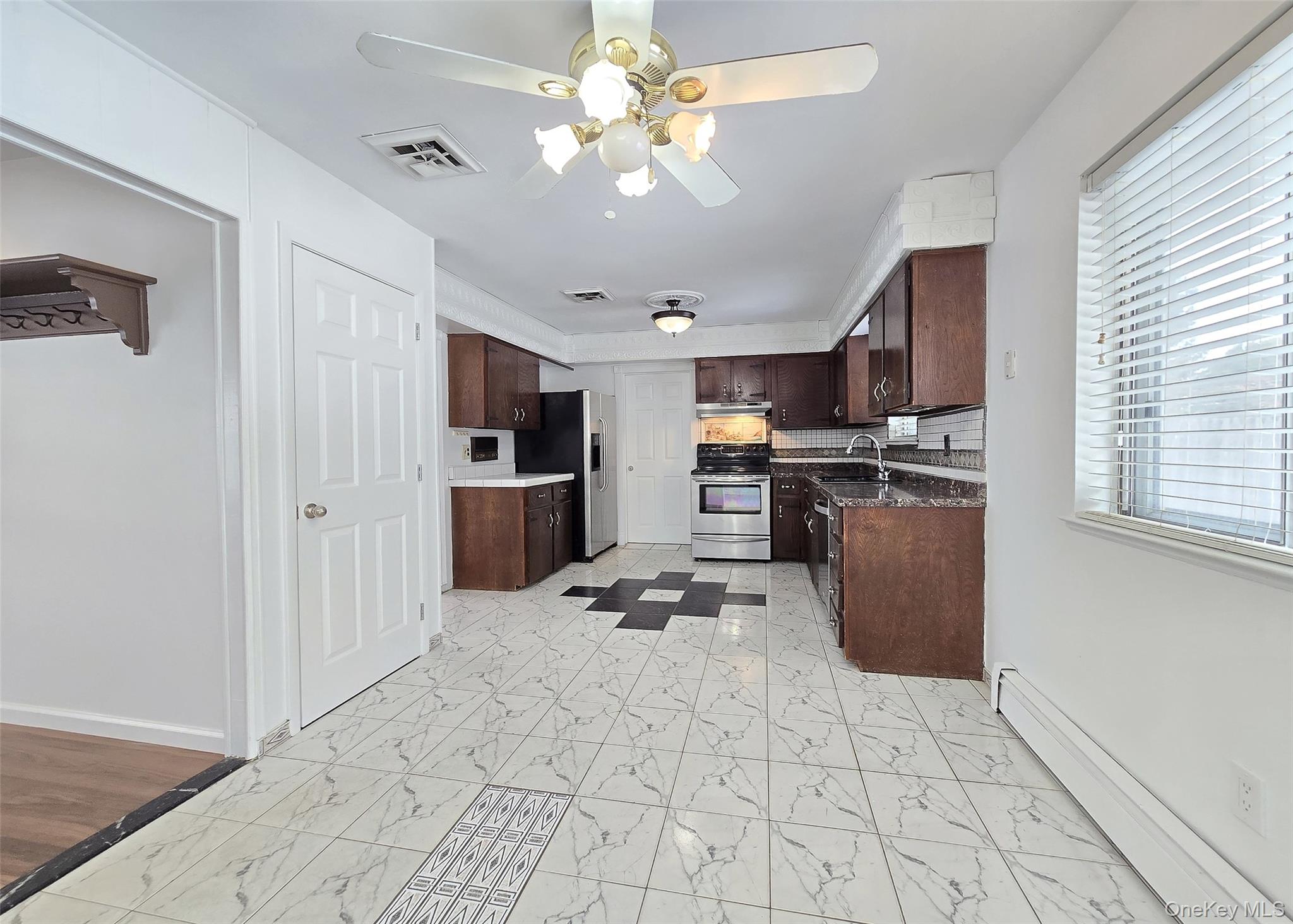 43 Fallen Leaf Road Holbrook, NY 11741 - Photo 6 of 21