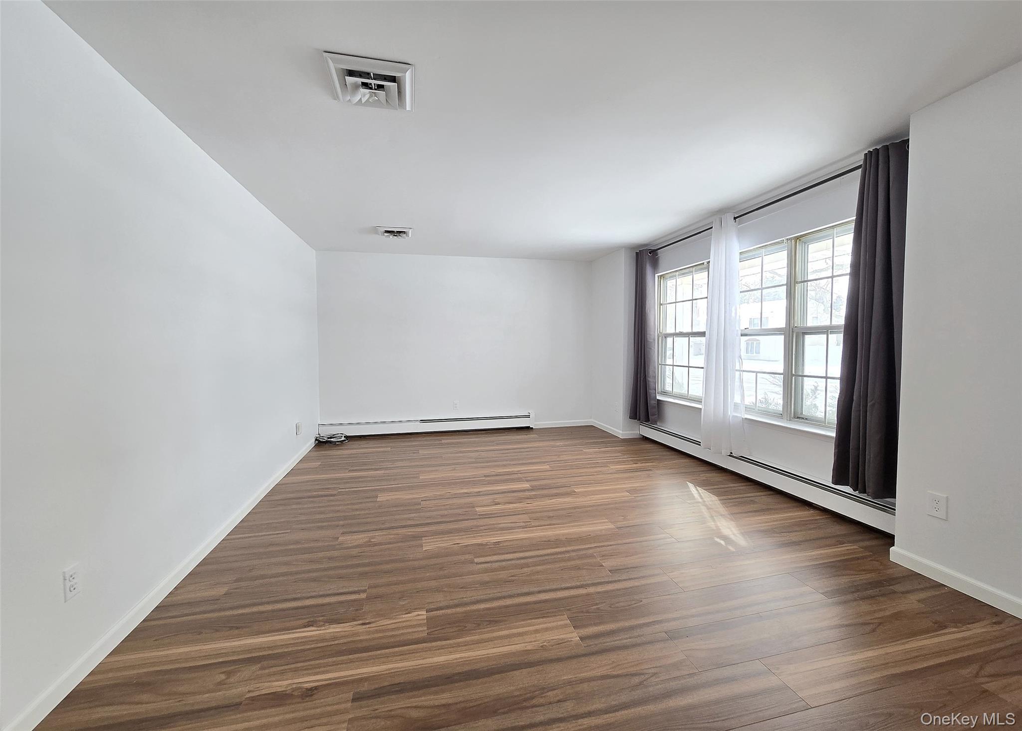 43 Fallen Leaf Road Holbrook, NY 11741 - Photo 10 of 21