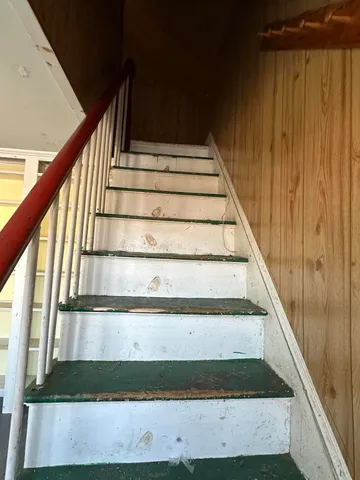 $187,900 | 32 High Street, Vinalhaven, ME 04863