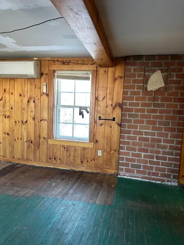 $187,900 | 32 High Street, Vinalhaven, ME 04863