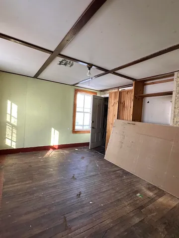 $187,900 | 32 High Street, Vinalhaven, ME 04863