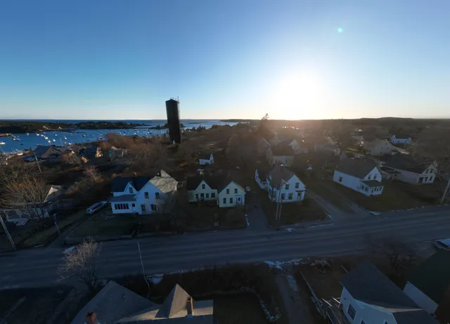 $187,900 | 32 High Street, Vinalhaven, ME 04863