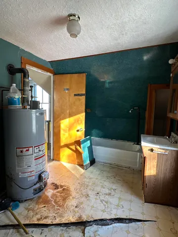 $187,900 | 32 High Street, Vinalhaven, ME 04863