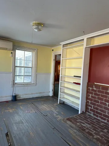 $187,900 | 32 High Street, Vinalhaven, ME 04863