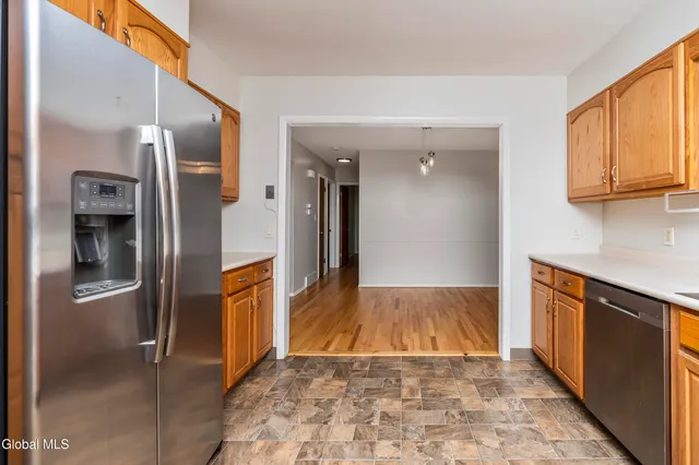 $435,000 | 627 Via Ponderosa, Guilderland, NY 12303