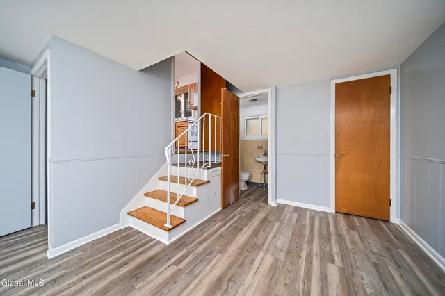 $435,000 | 627 Via Ponderosa, Guilderland, NY 12303