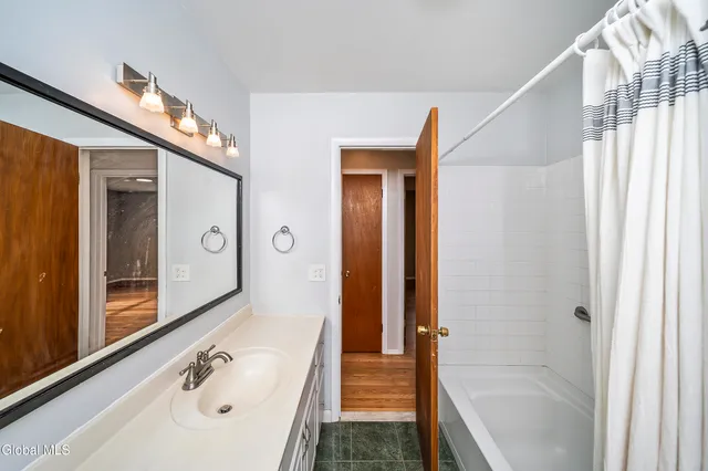 $435,000 | 627 Via Ponderosa, Guilderland, NY 12303