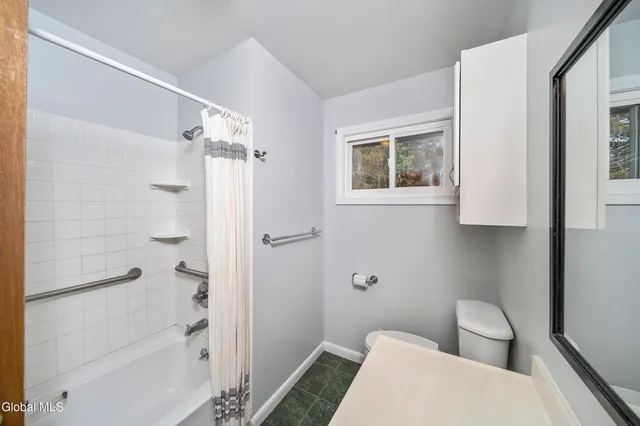 $435,000 | 627 Via Ponderosa, Guilderland, NY 12303