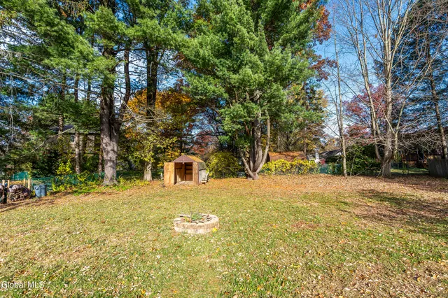 $435,000 | 627 Via Ponderosa, Guilderland, NY 12303