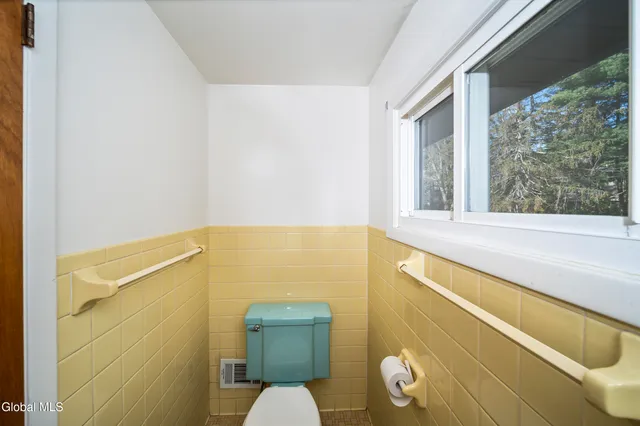 $435,000 | 627 Via Ponderosa, Guilderland, NY 12303