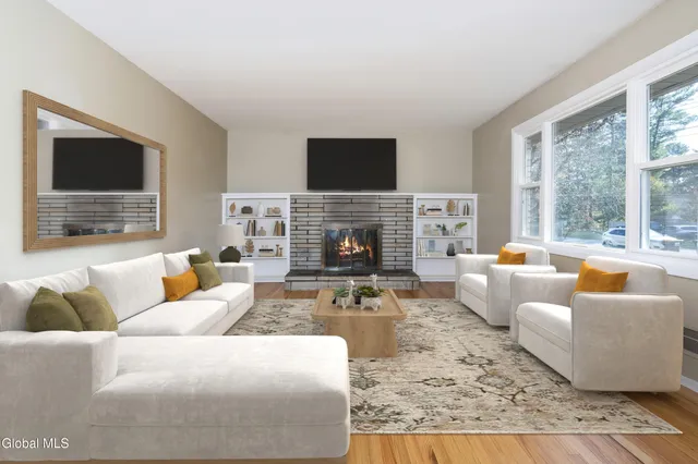 $435,000 | 627 Via Ponderosa, Guilderland, NY 12303