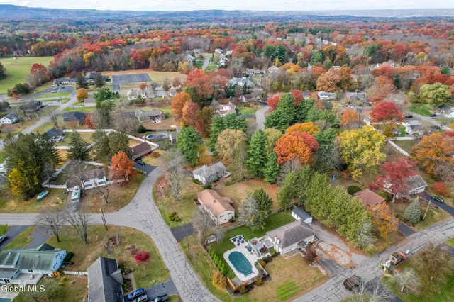 $435,000 | 627 Via Ponderosa, Guilderland, NY 12303