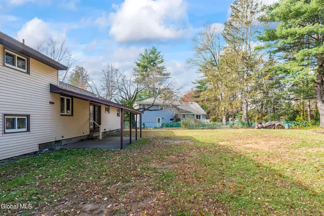 $435,000 | 627 Via Ponderosa, Guilderland, NY 12303