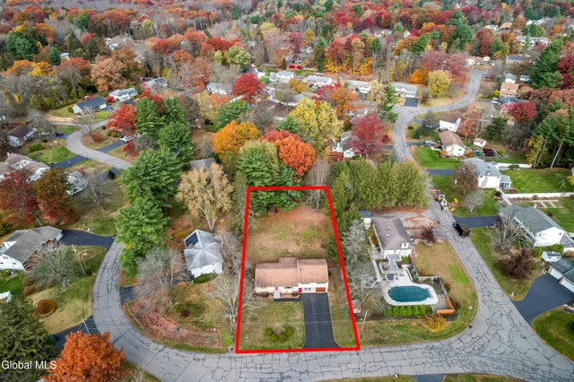 $435,000 | 627 Via Ponderosa, Guilderland, NY 12303