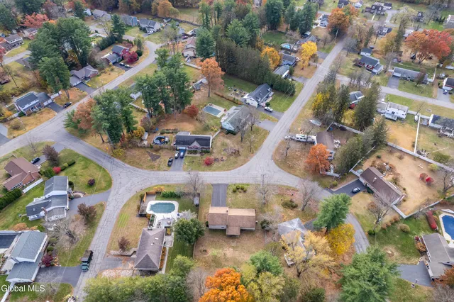 $435,000 | 627 Via Ponderosa, Guilderland, NY 12303