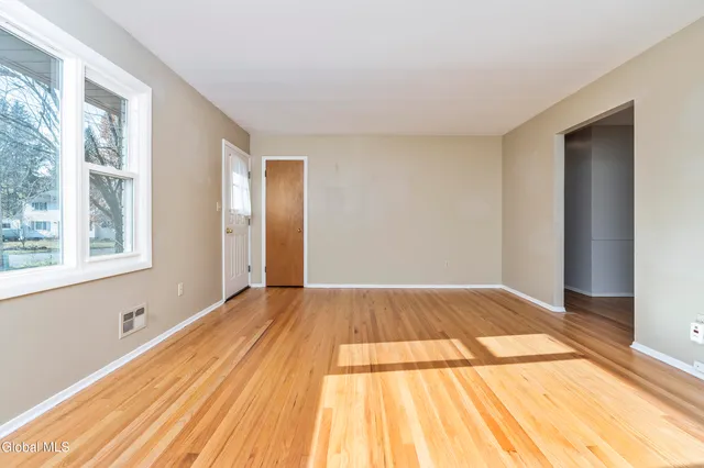 $435,000 | 627 Via Ponderosa, Guilderland, NY 12303