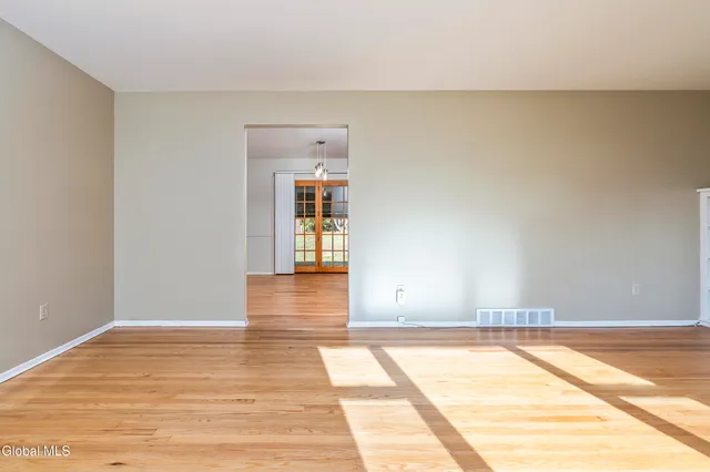 $435,000 | 627 Via Ponderosa, Guilderland, NY 12303