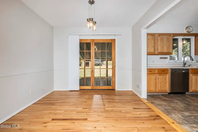 $435,000 | 627 Via Ponderosa, Guilderland, NY 12303