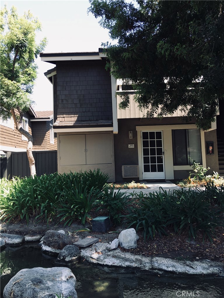 215 Springview Irvine, CA 92620 - Photo 9 of 13 Gallery Image 9
