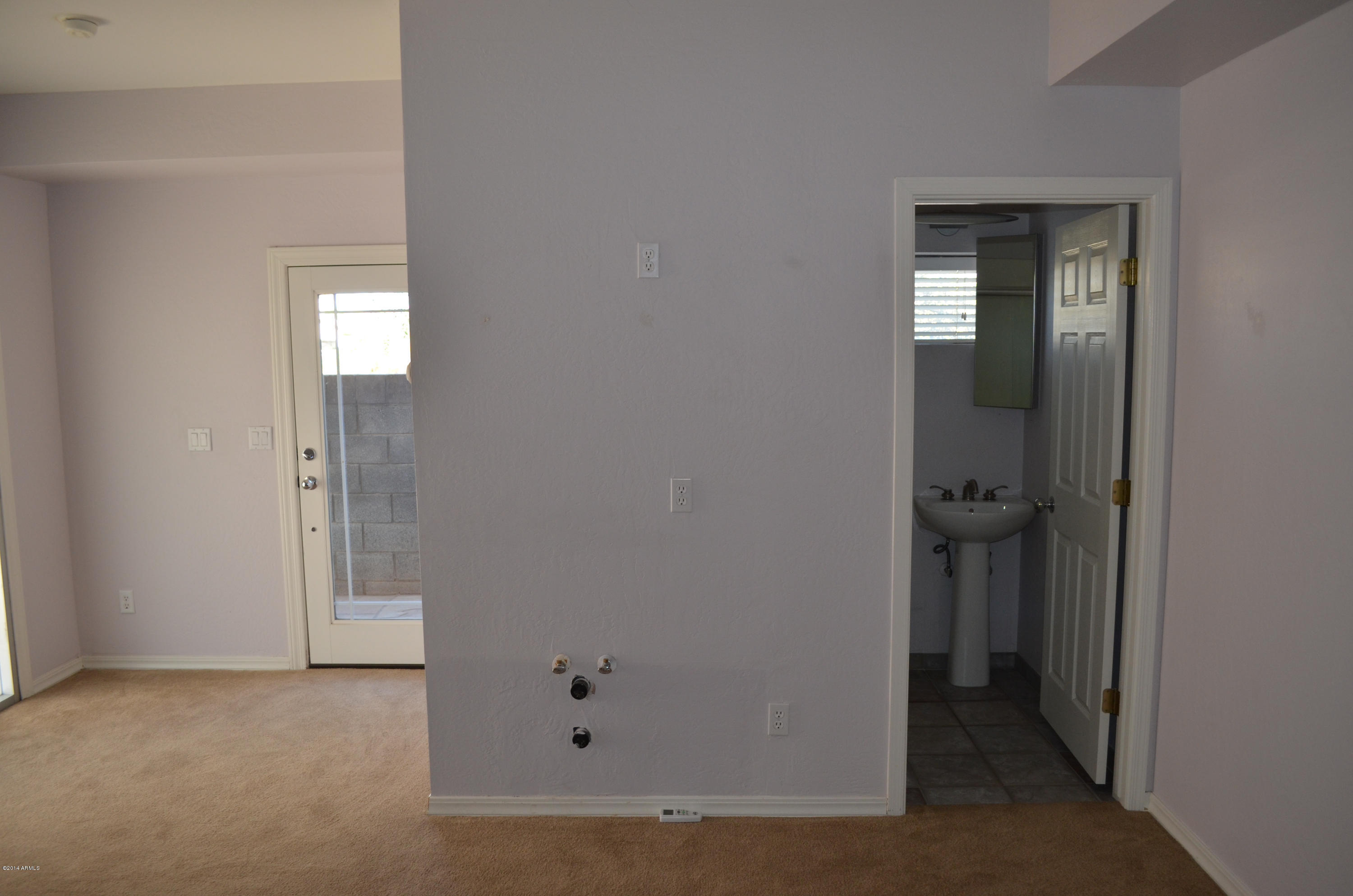 2806 East Frye Road Phoenix, AZ 85048 - Photo 19 of 24 Guest Suite exit to front home
