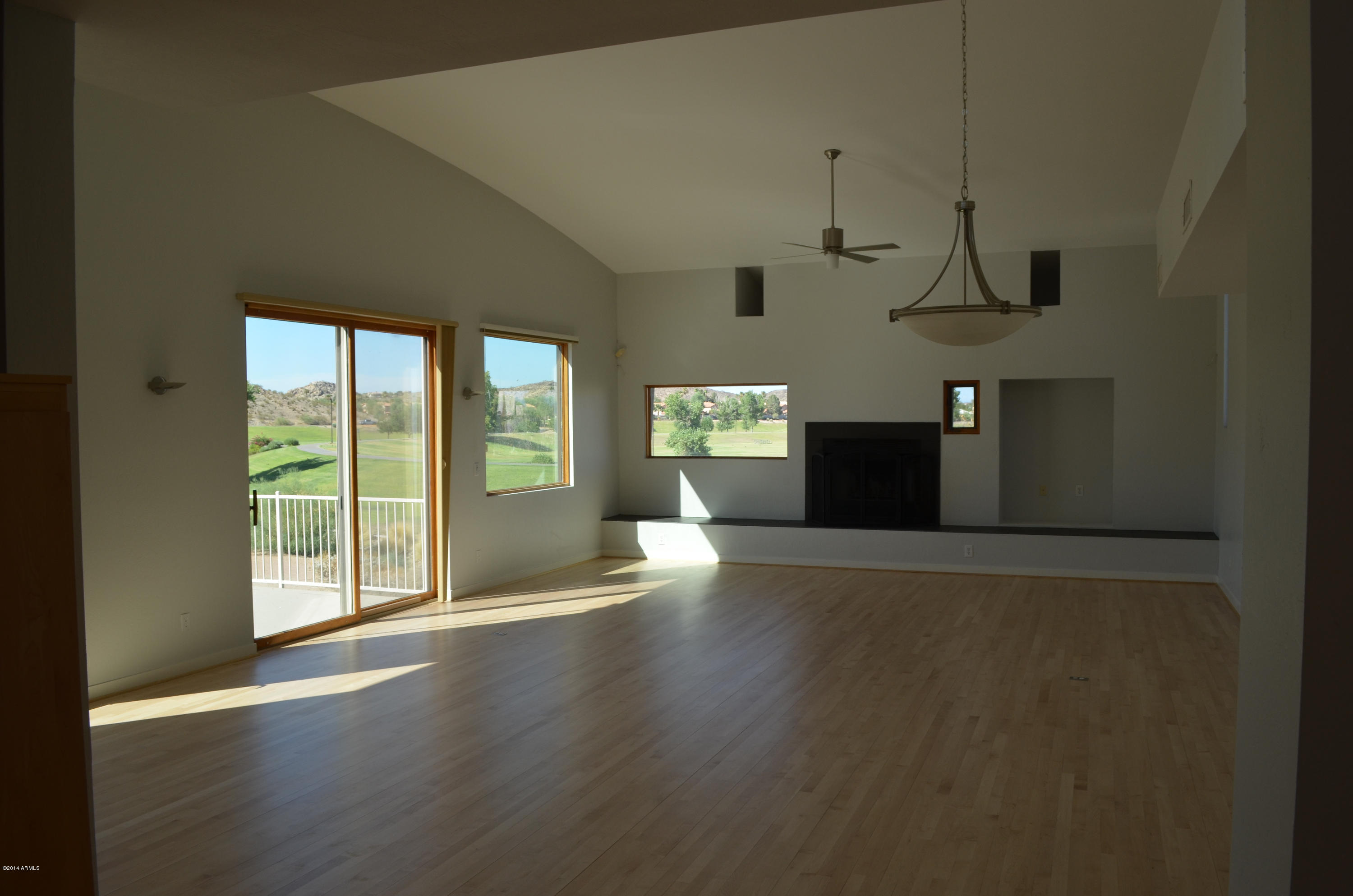 2806 East Frye Road Phoenix, AZ 85048 - Photo 4 of 24 Living room / Great room