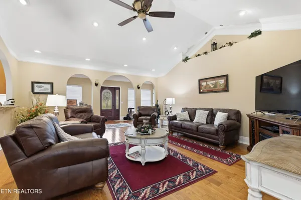 $969,000 | 306 Constellation Lane, Kodak, TN 37764