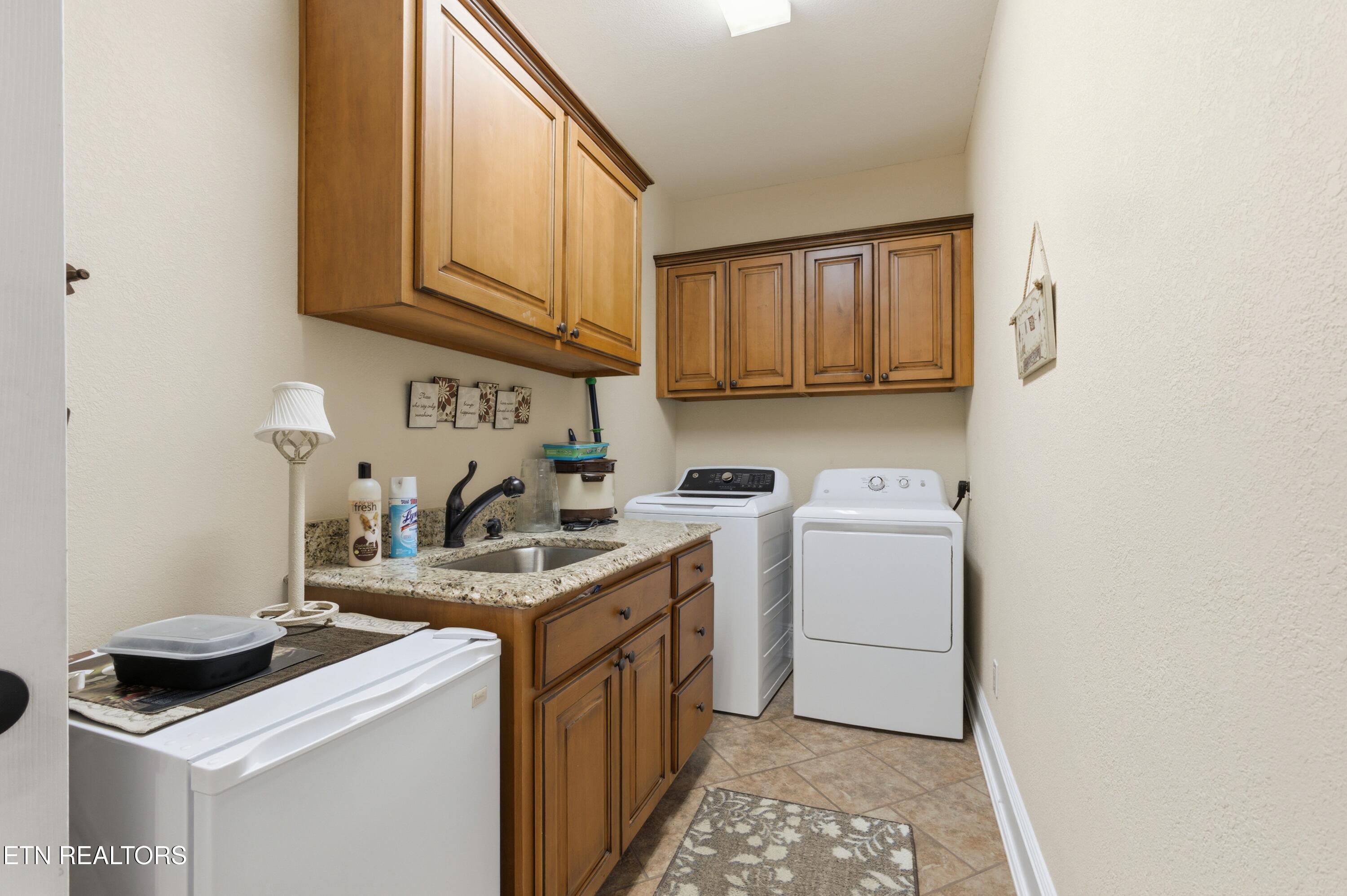 306 Constellation Lane Kodak, TN 37764 - Photo 19 of 47 Laundry