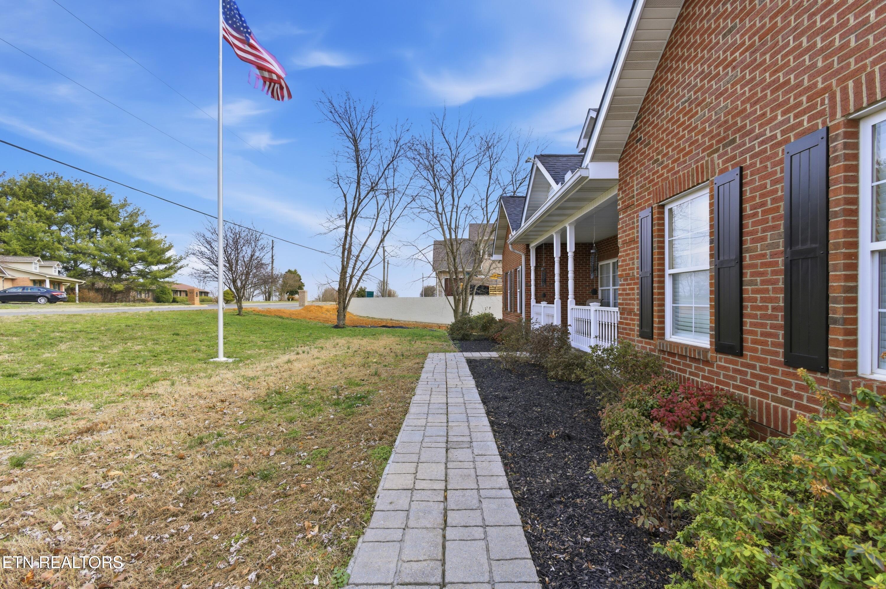 306 Constellation Lane Kodak, TN 37764 - Photo 7 of 47 1N9A4519