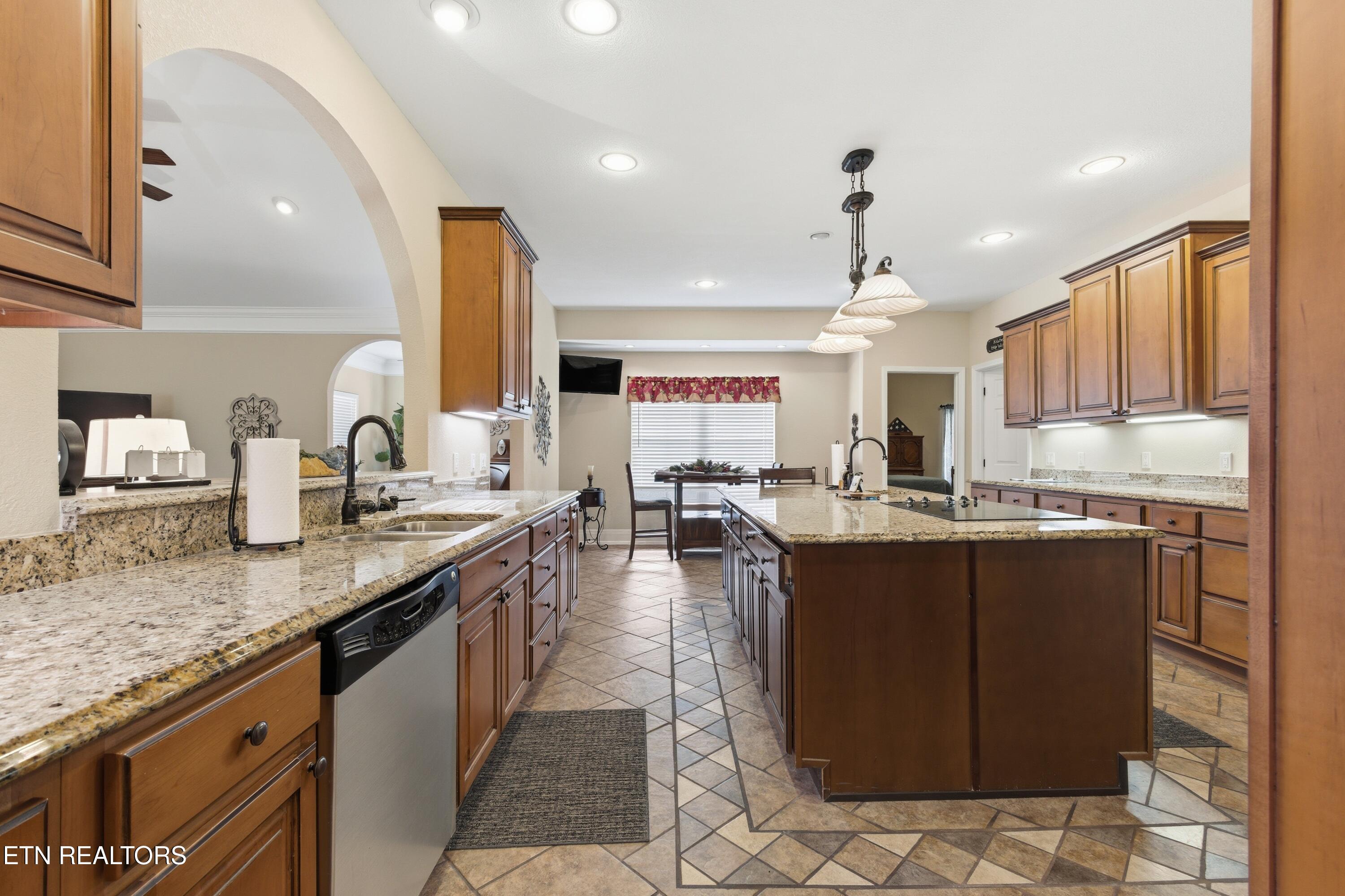 306 Constellation Lane Kodak, TN 37764 - Photo 10 of 47 Kitchen