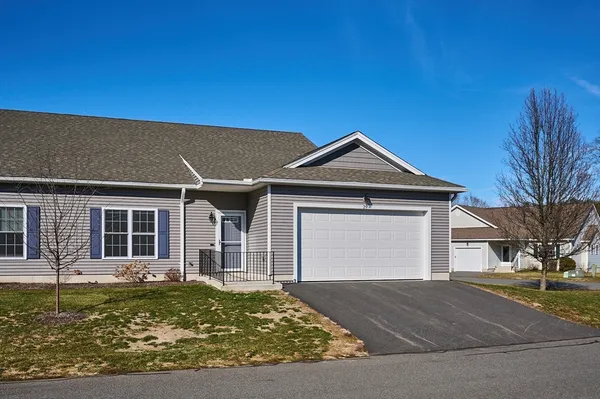 $455,000 | 111 Daniel Shays Highway, Unit 29, Belchertown, MA 01007