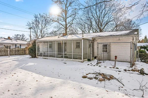 $194,900 | 718 South Douglas Avenue, Three Rivers, MI 49093