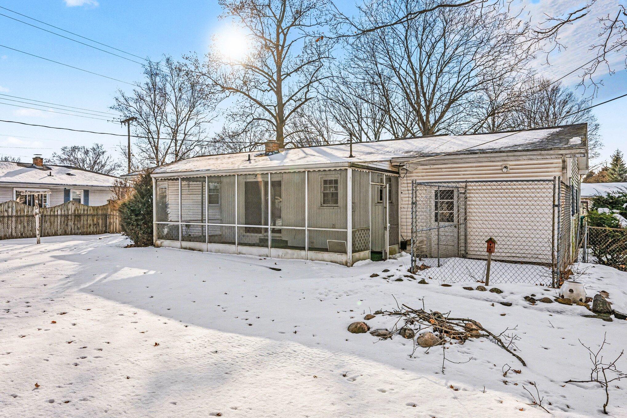 718 South Douglas Avenue Three Rivers, MI 49093 - Photo 20 of 22 006_file_3830