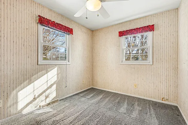 $194,900 | 718 South Douglas Avenue, Three Rivers, MI 49093