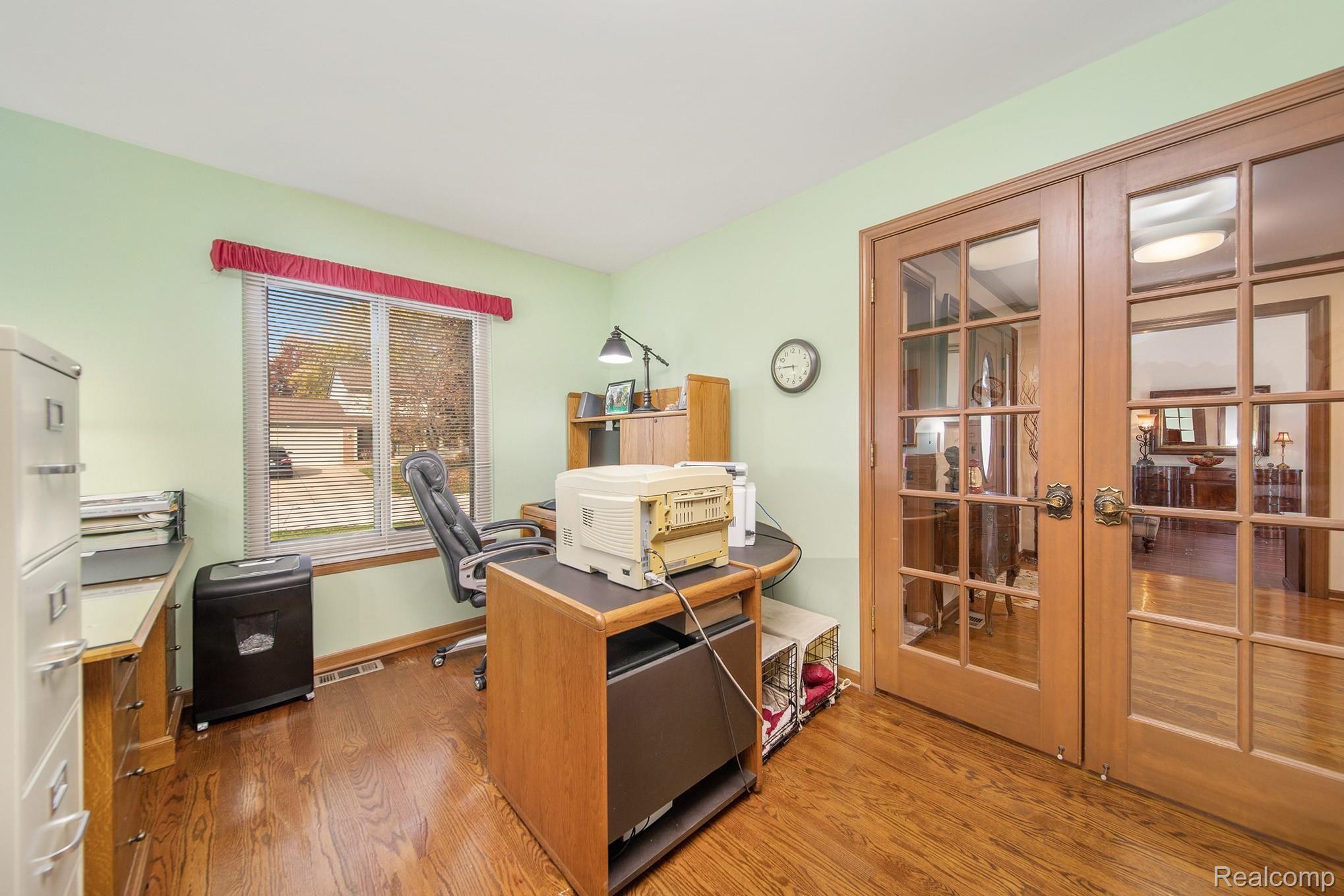 621 Kentucky Drive Rochester, MI 48307 - Photo 15 of 31 621 Kentucky_14.jpg