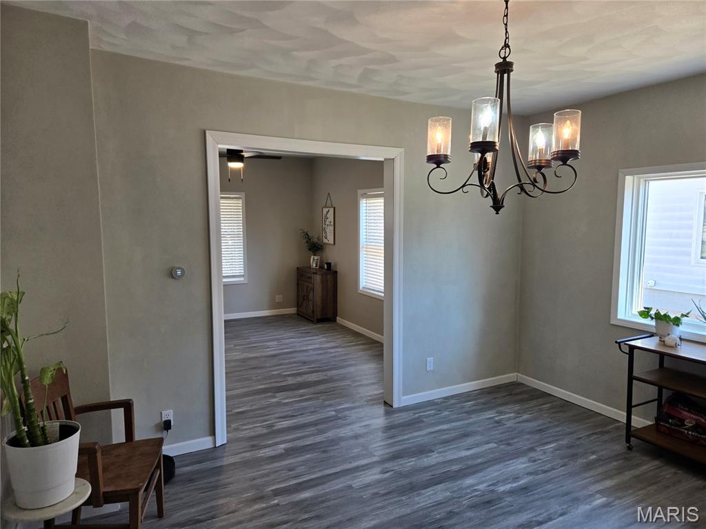 212 East Elm Street Gillespie, IL 62033 - Photo 3 of 17