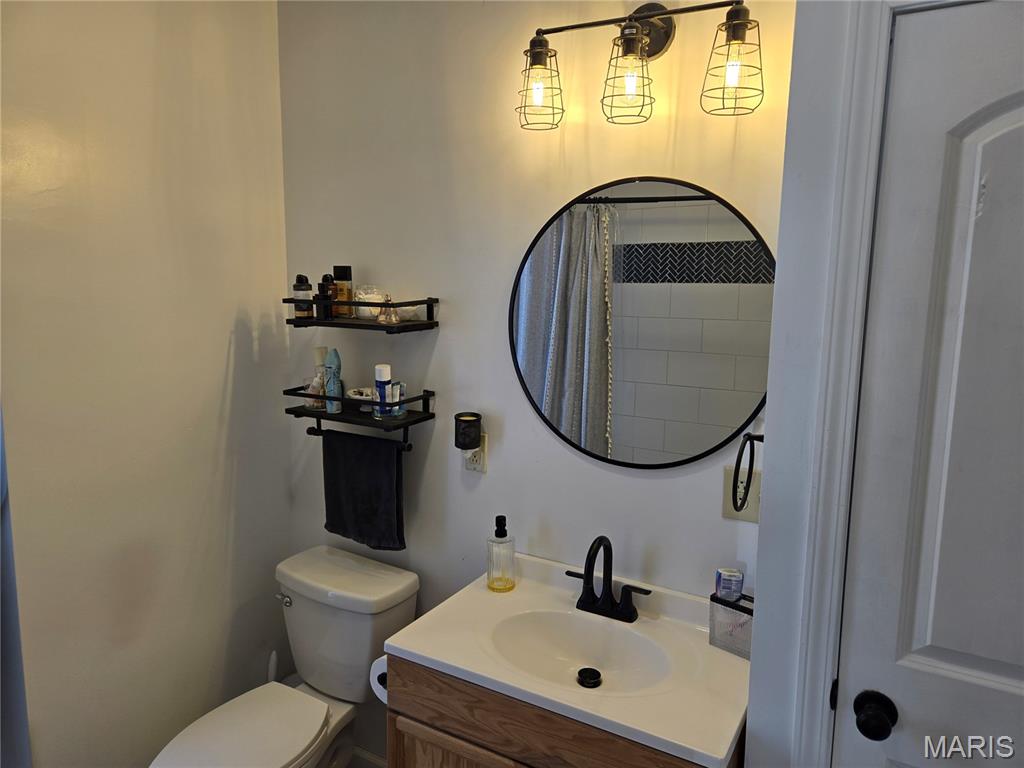 212 East Elm Street Gillespie, IL 62033 - Photo 8 of 17