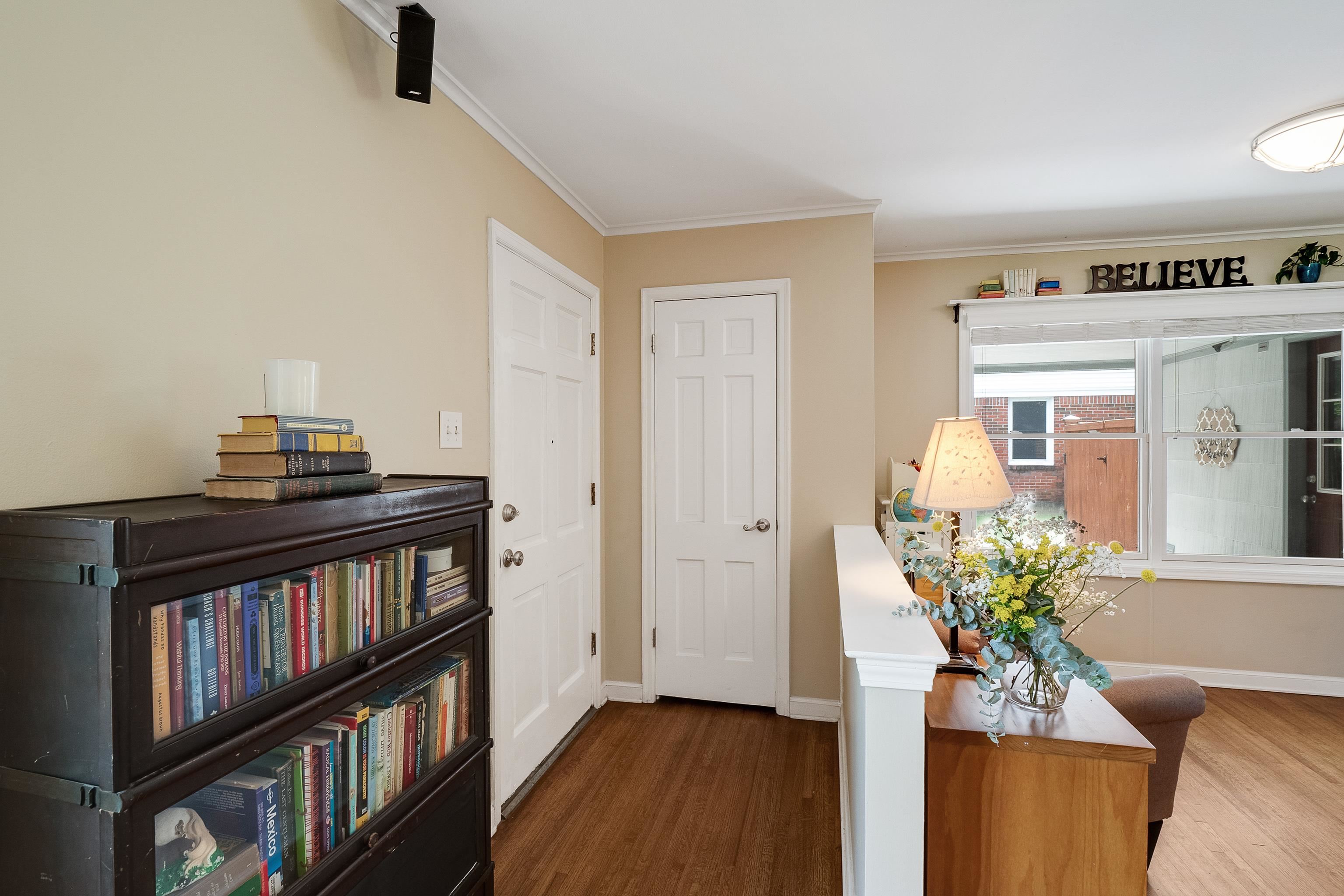 5111 Sequoia Road Memphis, TN 38117 - Photo 2 of 25 a view of a interior in the house