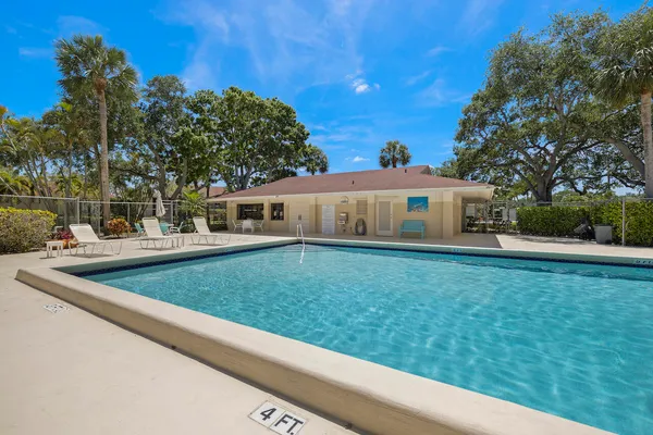 $275,000 | 6543 Chasewood Drive, Unit G, Jupiter, FL 33458