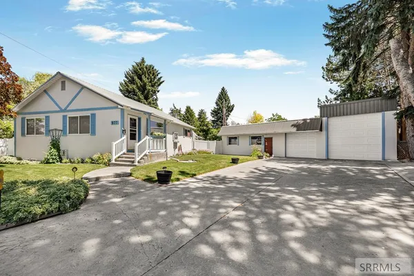 $400,000 | 877 Flora Circle, Idaho Falls, ID 83401