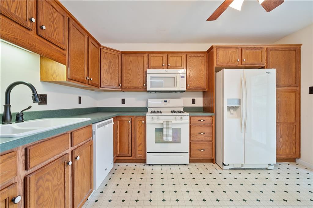 156 Terra Drive McKees Rocks, PA 15136 - Photo 24 of 27 Kitchen