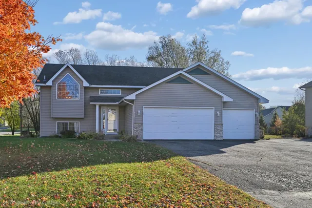 $399,900 | 452 Park Circle, Norwood Young America, MN 55368