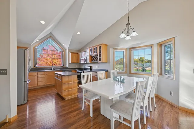 $399,900 | 452 Park Circle, Norwood Young America, MN 55368