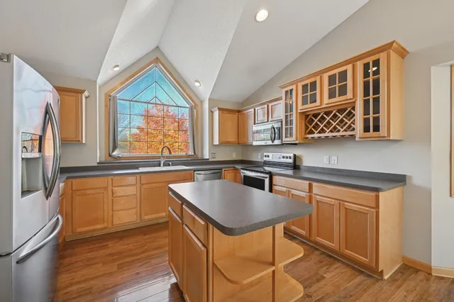 $399,900 | 452 Park Circle, Norwood Young America, MN 55368