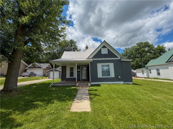 $169,900 | 307 South Maple Avenue, Versailles, MO 65084