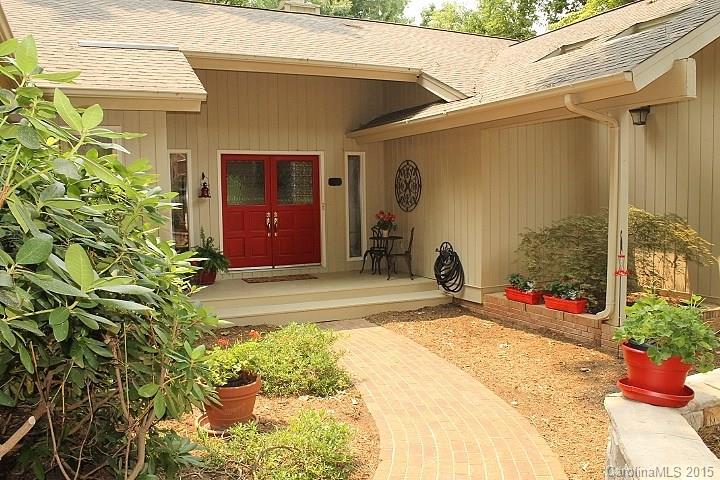 3 Crowders Ridge Lake Wylie, SC 29710 - Photo 2 of 24 Gallery Image 2