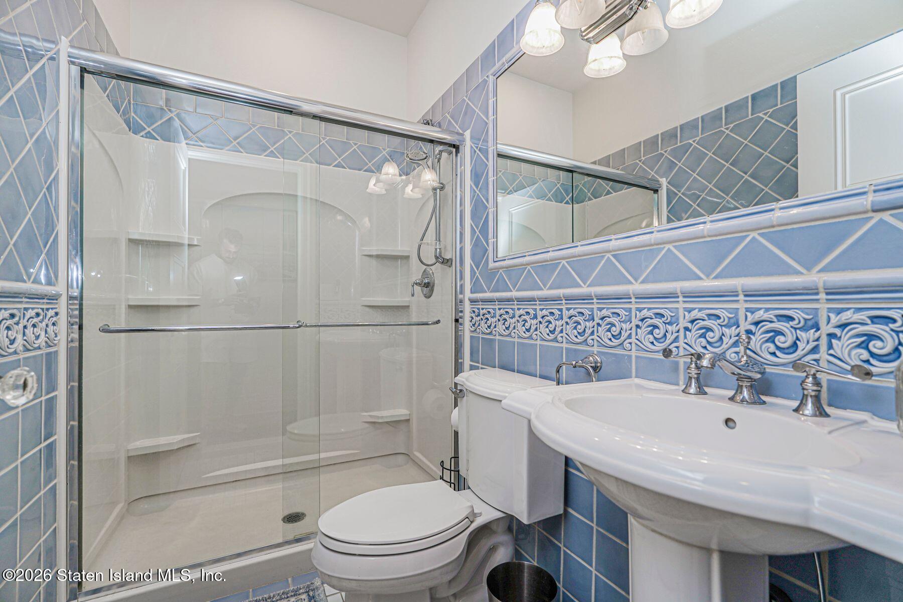 125 Benedict Road Staten Island, NY 10304 - Photo 77 of 96 suite bath