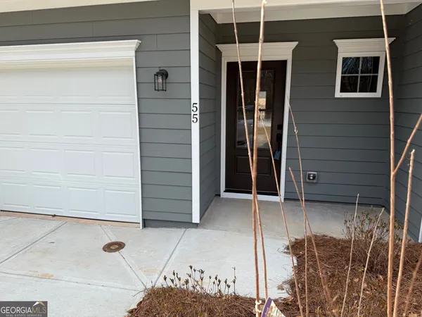 a view of entryway door of the house