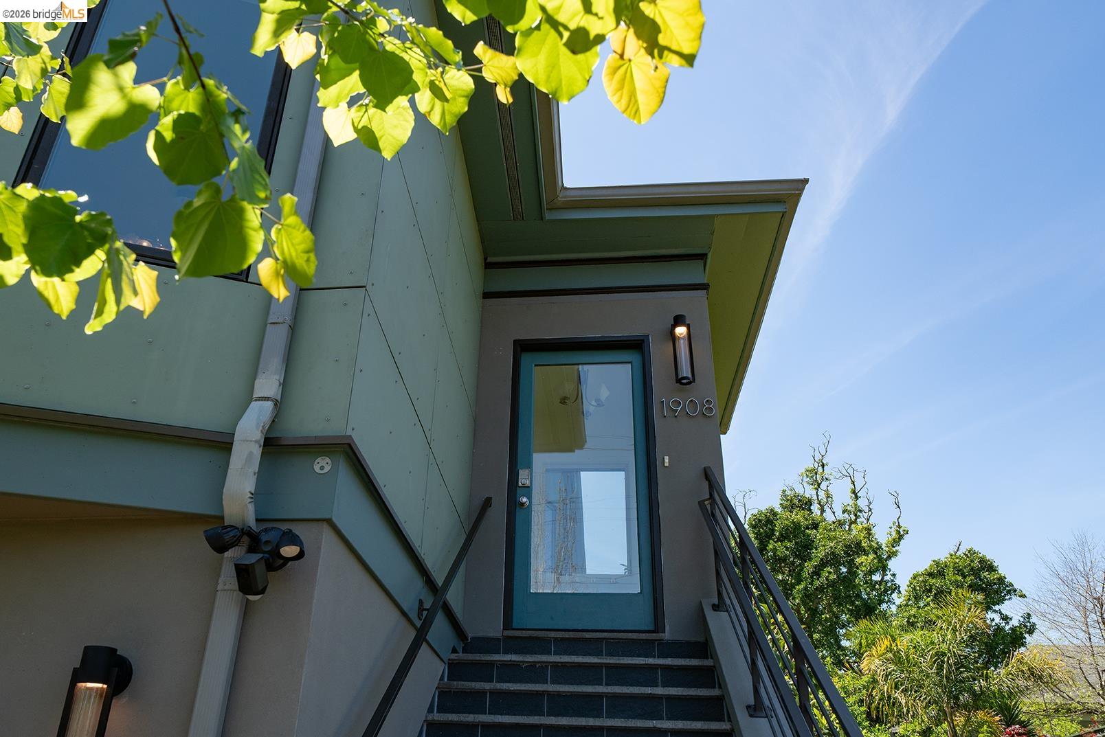 1908 Tenth Street Berkeley, CA 94710 - Photo 5 of 48
