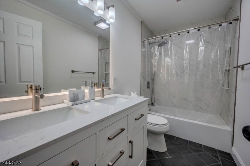 8 Glen Eagles Road Washington, NJ 07882 - Photo 19 of 41
